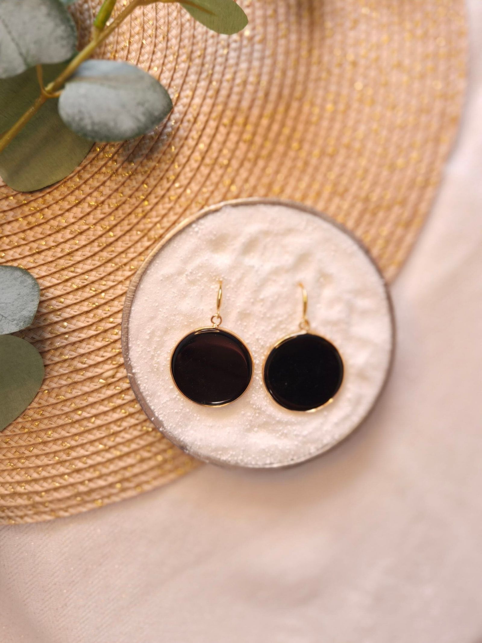 Brooke - Elegante goudkleurige oorbellen met zwart of roze glas