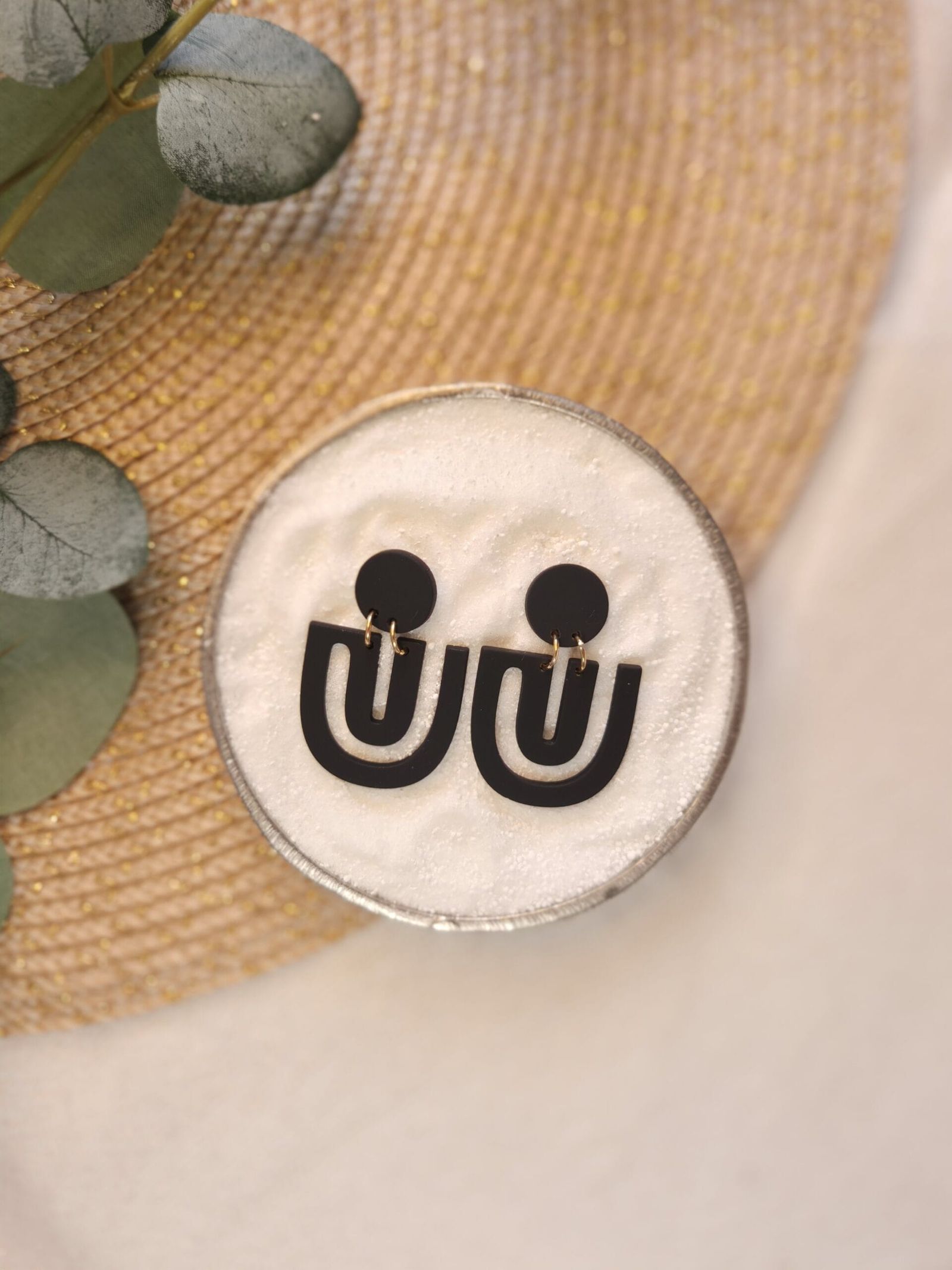 Grace - Organisch gevormde zwarte oorbellen