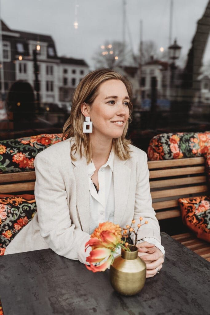 Novietti oorbellen showcase