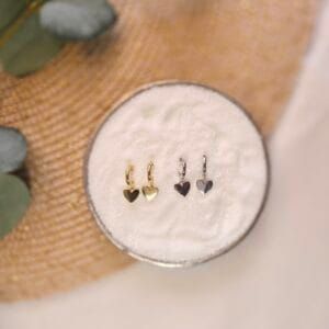 Katie - tijdloze hartjes oorbellen in goud of zilver