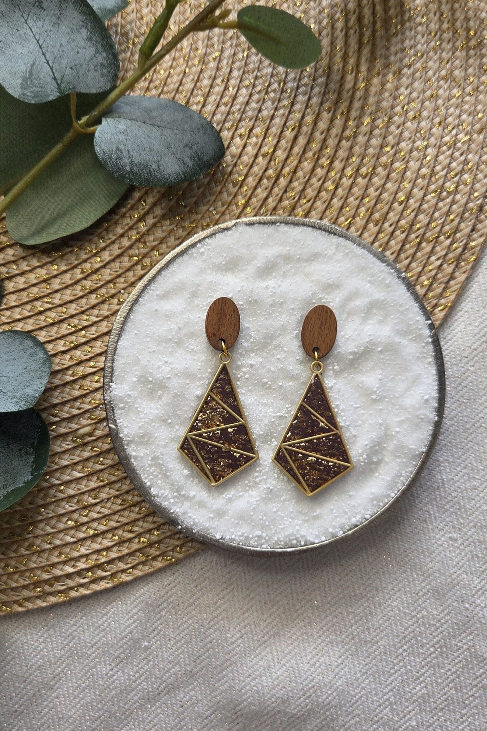 Lola - Geometrische oorbellen met hout en goud