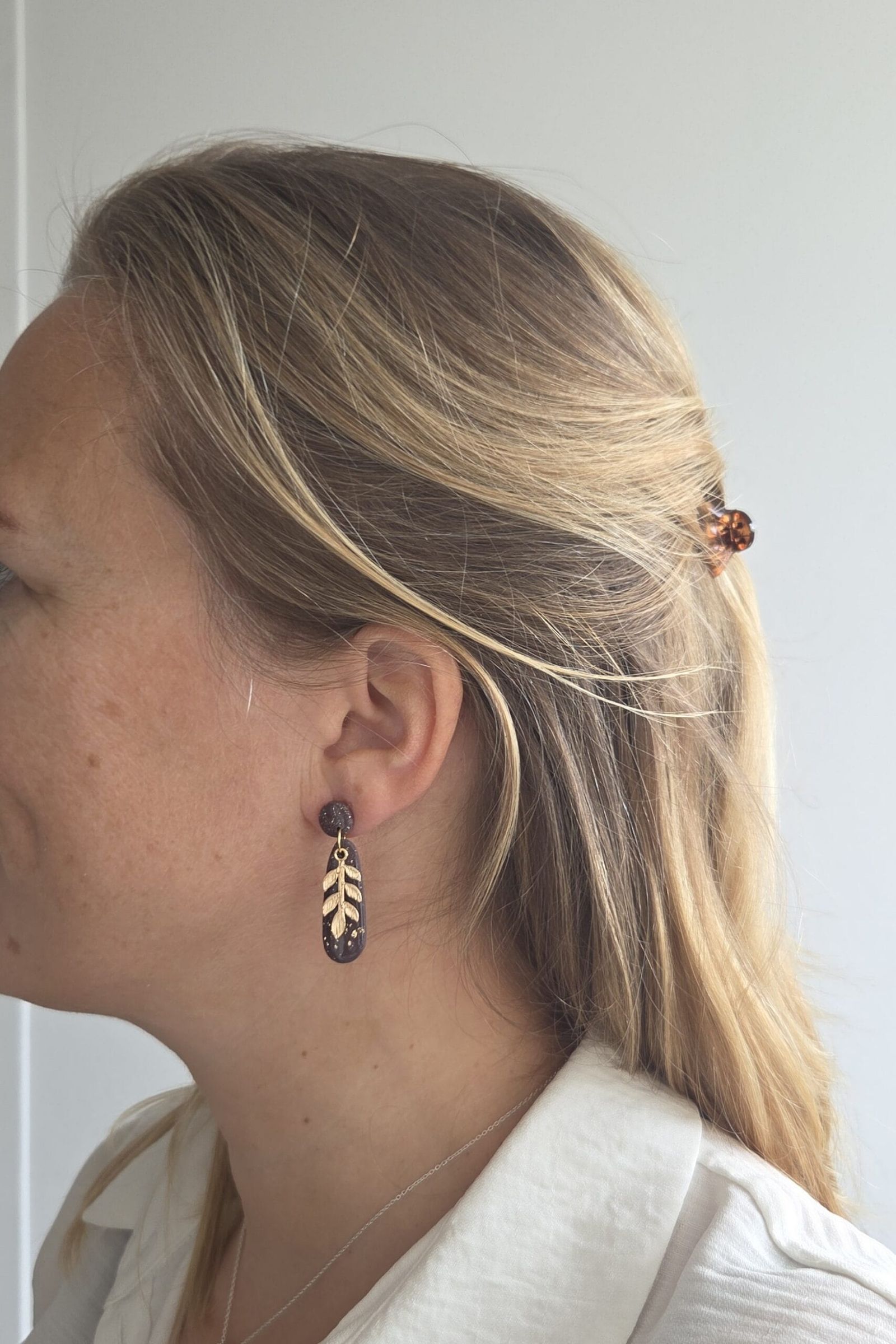 Pam - Elegante oorbellen met gouden details - Afbeelding 2